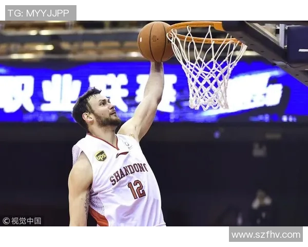 莫泰尤纳斯:从篮球场上的巨星到生活中的励志榜样